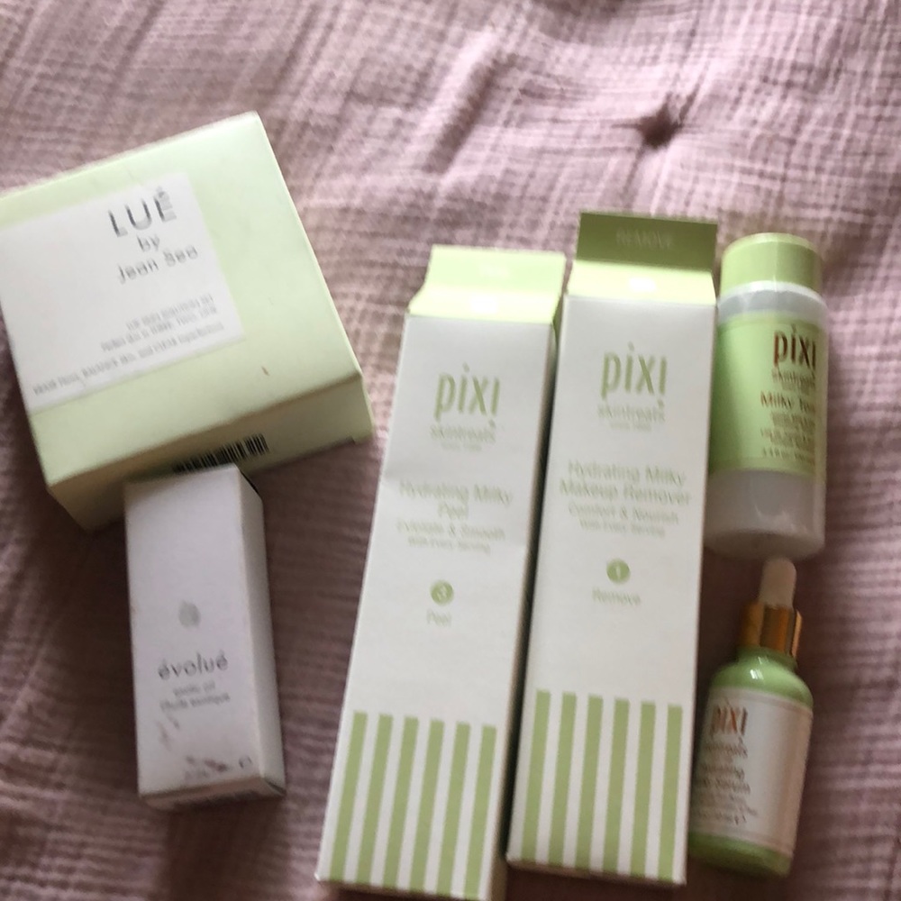 Moving Sale- Beauty Box!